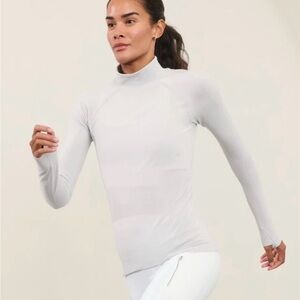 Athleta Women's Long Sleeve Momentum Gray Top